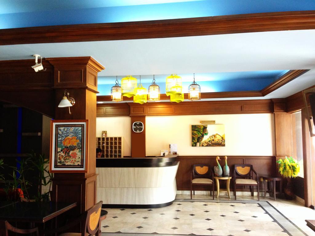 Rattana Mansion Hotell Phuket Exteriör bild