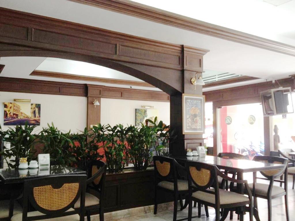 Rattana Mansion Hotell Phuket Exteriör bild