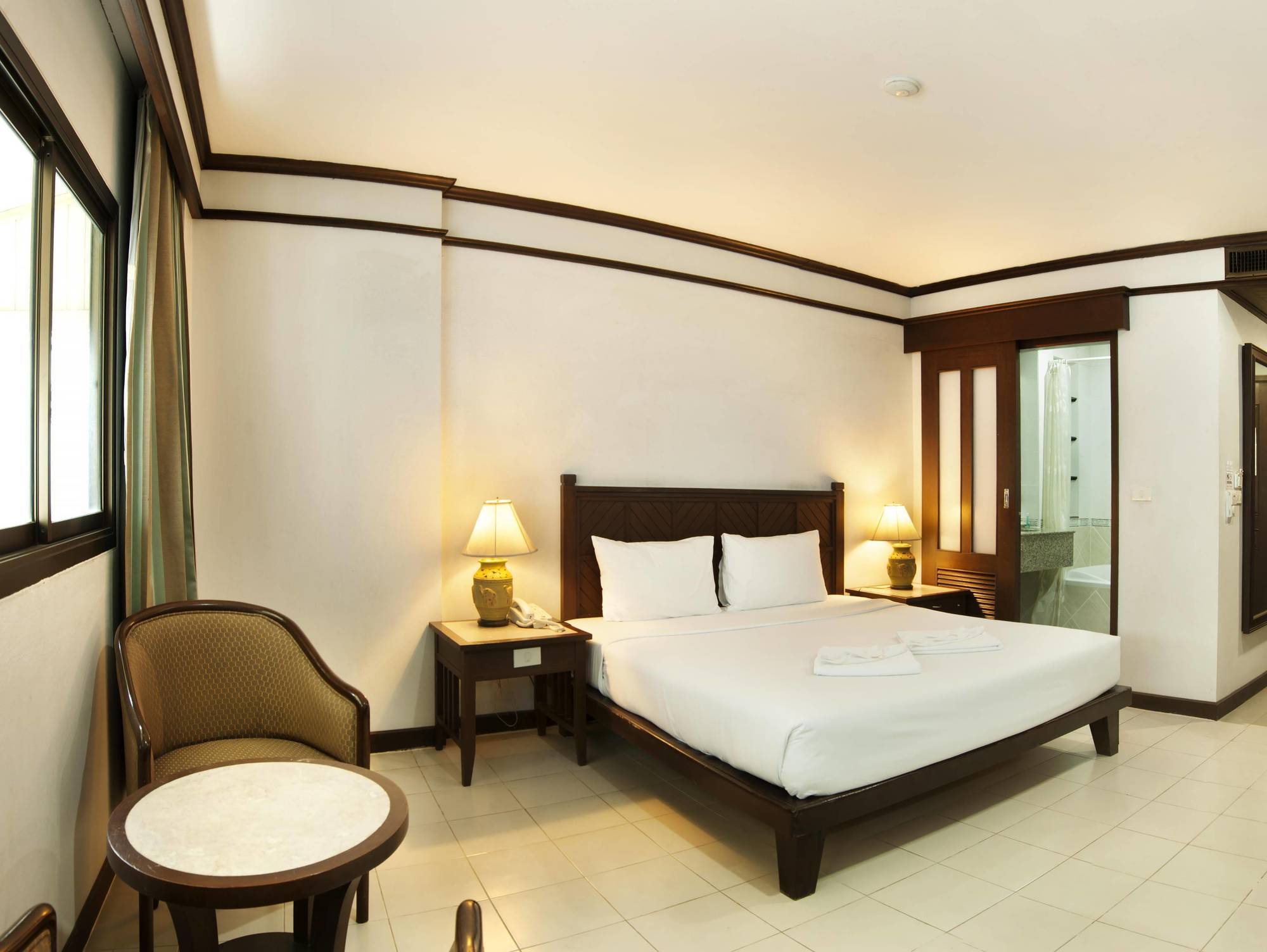 Rattana Mansion Hotell Phuket Exteriör bild